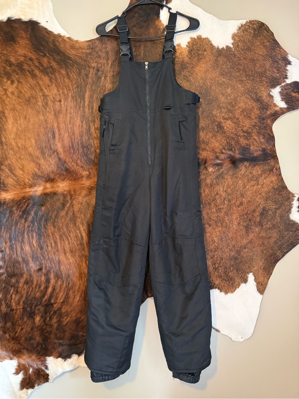 Women’s black snow pants